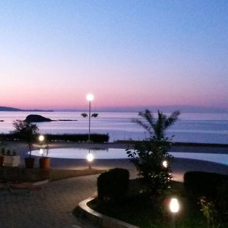 Alexander Lozenets Beach Complex Apartment Экстерьер фото