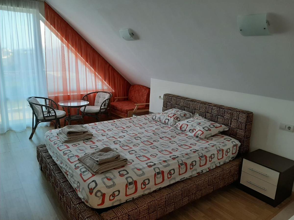 Alexander Lozenets Beach Complex Apartment Экстерьер фото